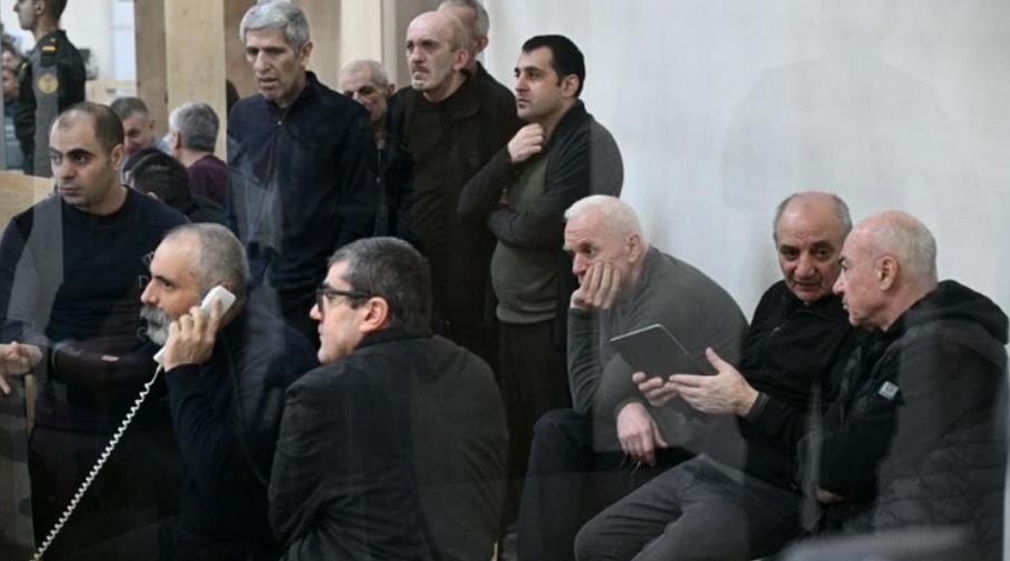 Karabağ'ın eski yöneticileri Azerbaycan'da hapiste: Savcılık beş kişi için müebbet talep etti